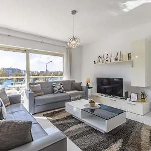 Stunning - Sunnyside 3-bedroom Apartment Sliema